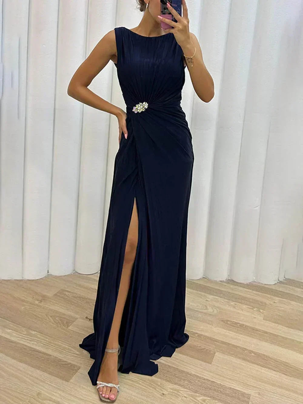Lily | Long Pleated Evening Gown - Maison Léa &amp; Lou