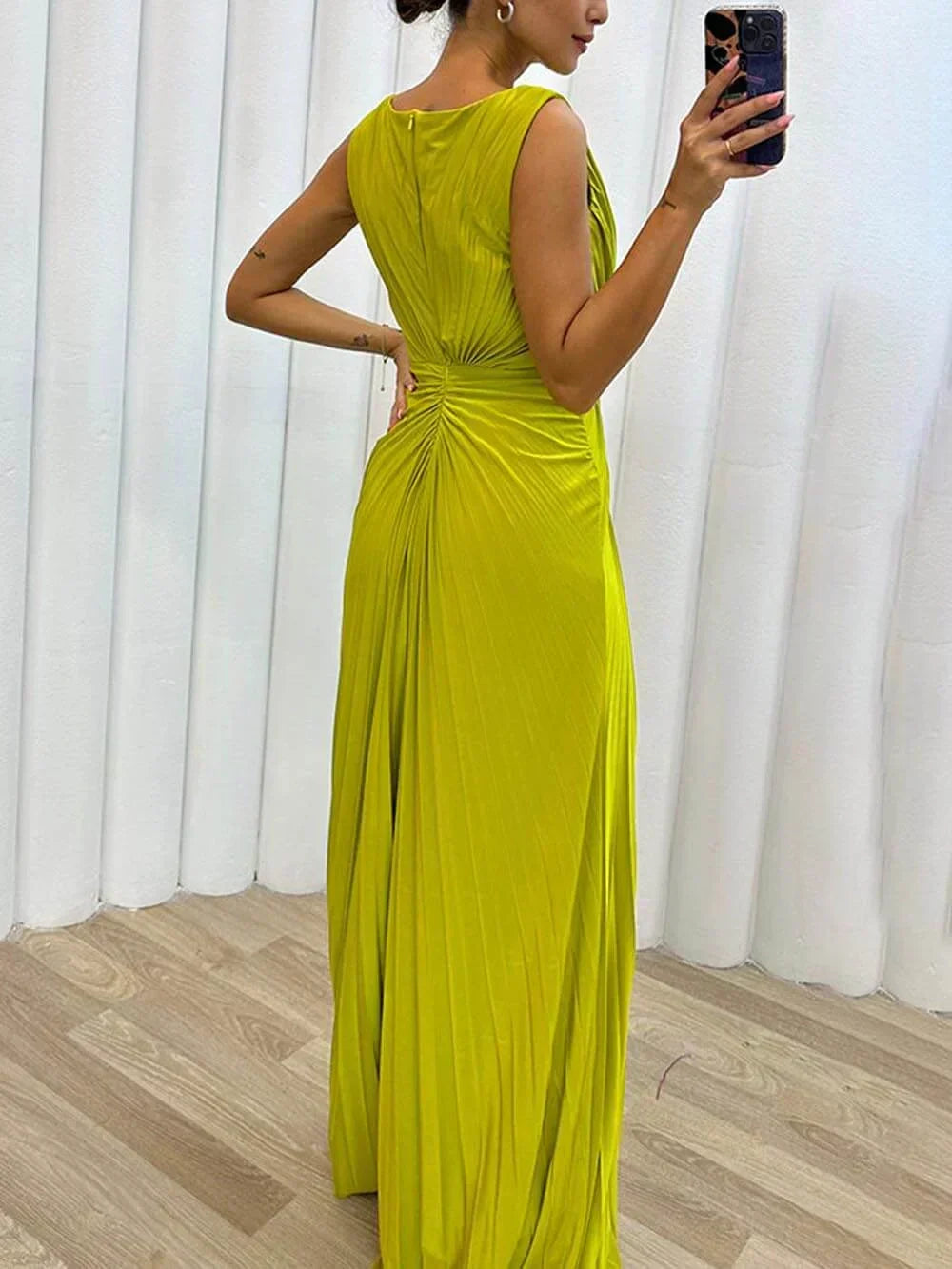 Lily | Long Pleated Evening Gown - Maison Léa &amp; Lou