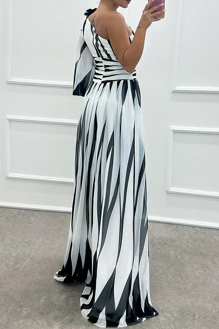 Aurora | Elegant Striped Dress with One Shoulder - Maison Léa &amp; Lou