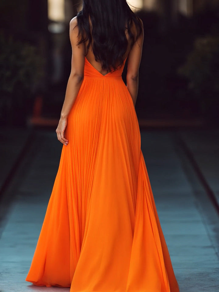 Vesperina | V-neck Halter Pleat Maxi Dress - Maison Léa &amp; Lou