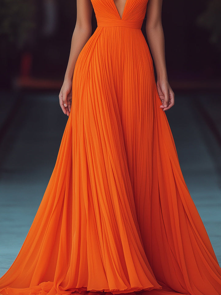 Vesperina | V-neck Halter Pleat Maxi Dress - Maison Léa &amp; Lou