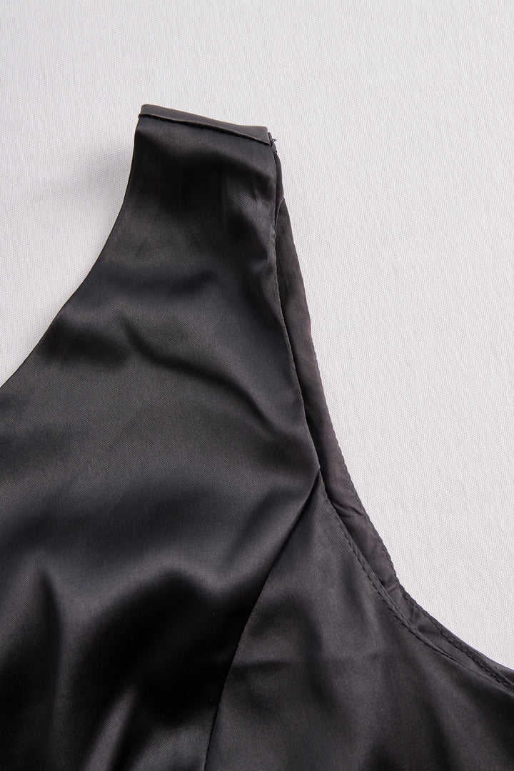 Hannah | One-Shoulder Black Gown - Maison Léa &amp; Lou
