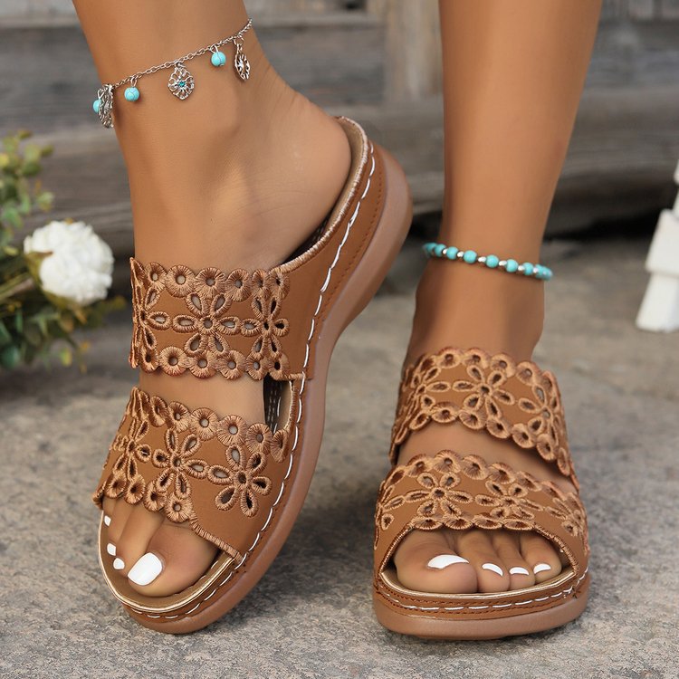 Loretta | Floral Cutout Wedge Sandals - Maison Léa &amp; Lou