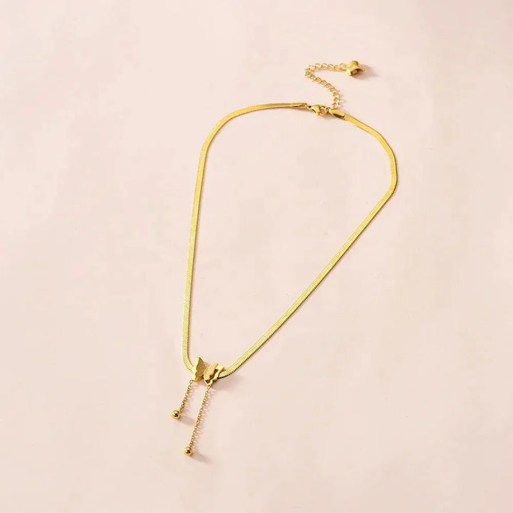 Collana Pendente a Farfalla a Spina di Pesce Delicata - Maison Léa &amp; Lou